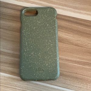 Pela case